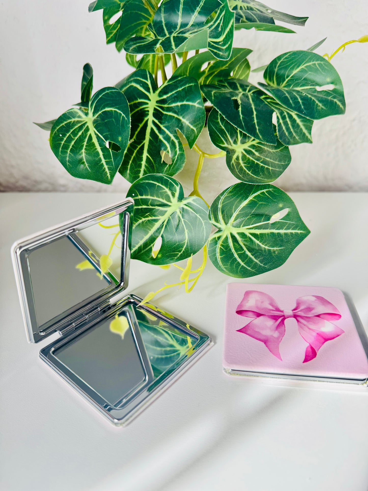 Compact Mirror